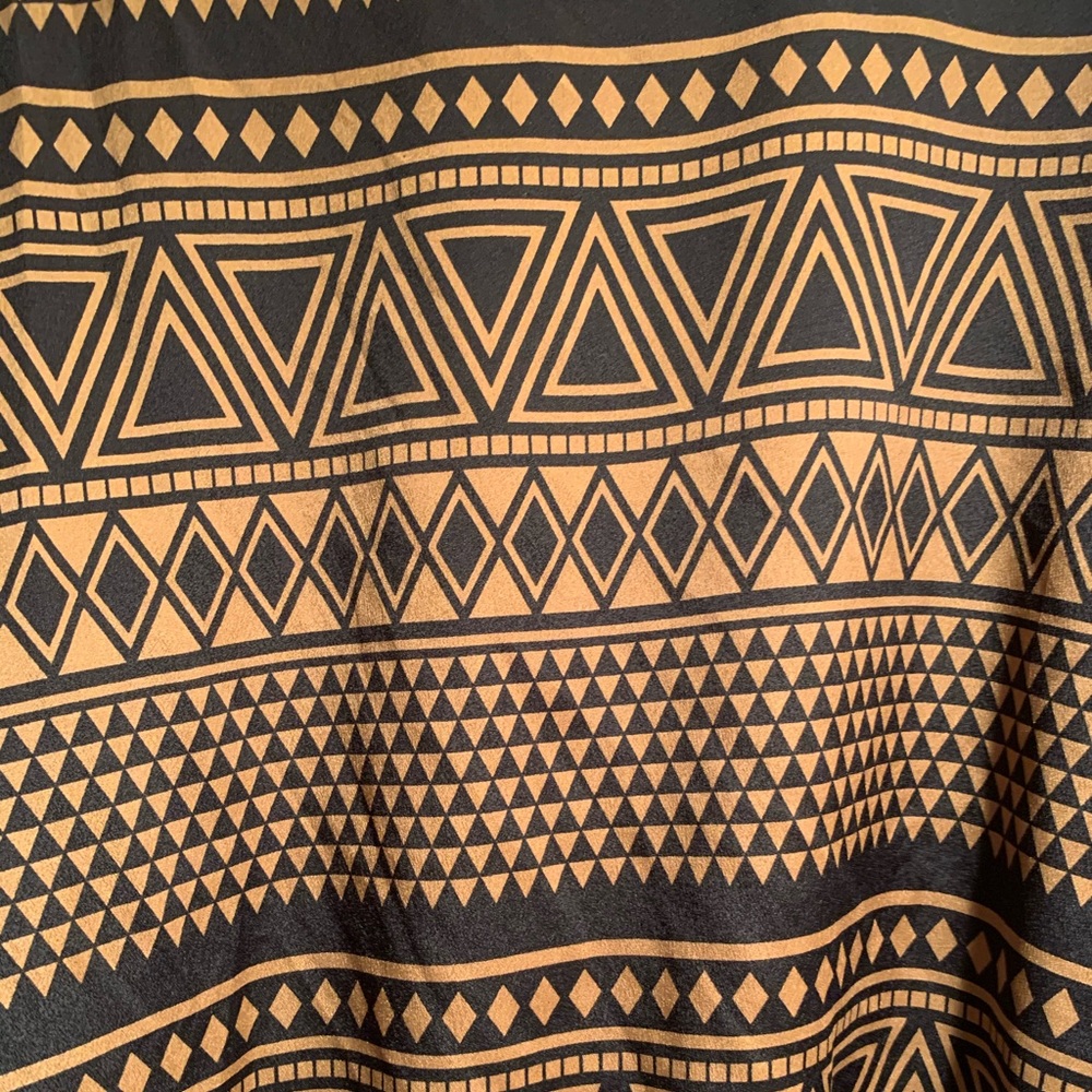 Eclipse Geometric Top - Picture 3 of 4